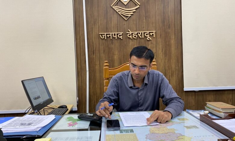 District Magistrate Savin Bansal gave information to Uttarakhand agitators