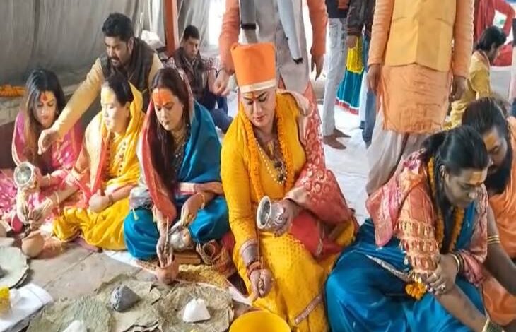 Varanasi: Eunuchs performed Pind Daan, dozens of sadhus reached Mahamandleshwar