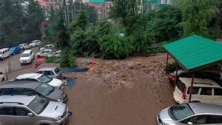 Monsoon havoc continues in many parts of the country, heavy rain alert in Uttar Pradesh, Uttarakhand and Himachal Pradesh