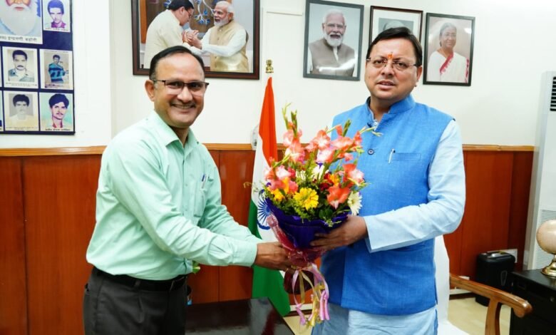 Additional Secretary Mukesh Thapliyal retired after 39 years of service, Chief Minister congratulated him