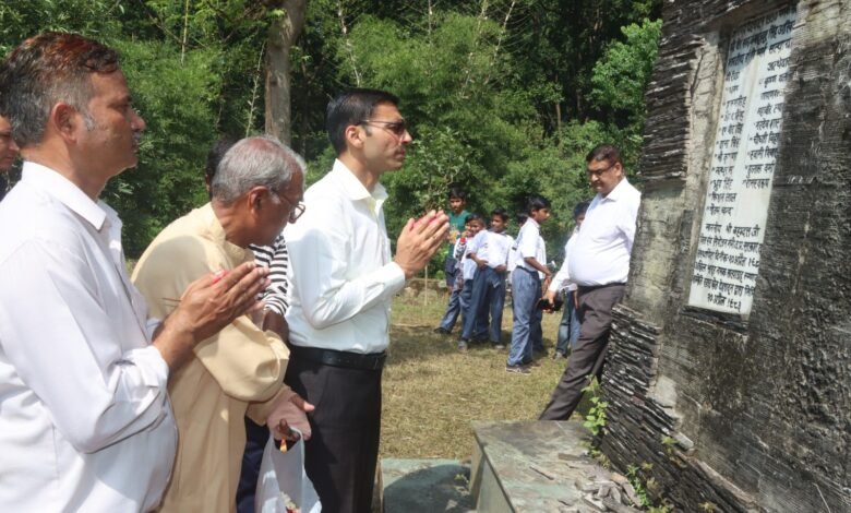 Savin Bansal became the first DM to celebrate Gandhi Jayanti with the people of Kharakhet.