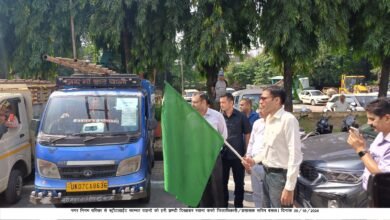 DM Savin Bansal formed 35 teams to repair street lights in the municipal corporation area and provided 20 fogging machines to the health department