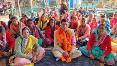 Hunger strike started in Gairsain over 14 point demands, demand for improvement in health and road facilities