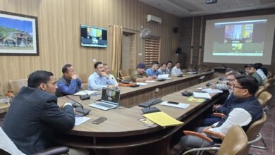 In the review meeting of DM Savin Bansal, strict instructions were given for the improvement of basic facilities in the city