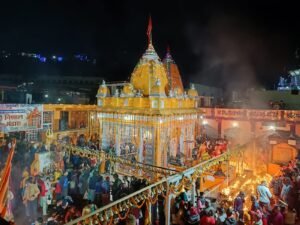 On Vaikunth Chaturdashi, 177 couples performed the Khada Diya ritual at the Kamleshwar Mahadev temple, devotees also arrived from Poland