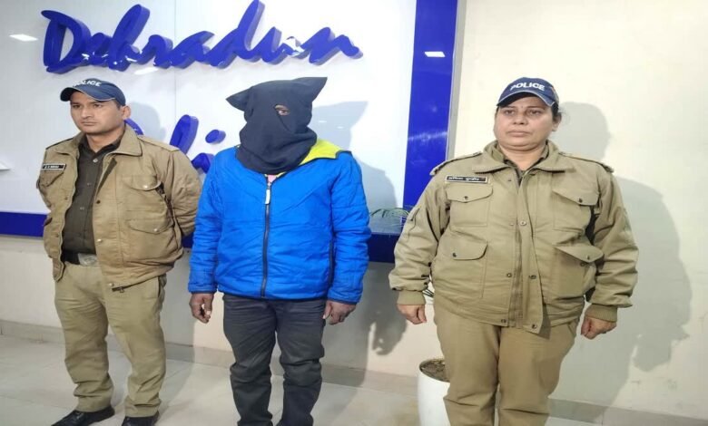 Dehradun: Nehru Colony police station solved the robbery, recovered cash worth Rs 21.50 lakh and arrested the vicious accused