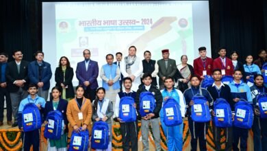 Bharat Darshan Yatra for meritorious students of Uttarakhand: Chief Minister sent off 157 students