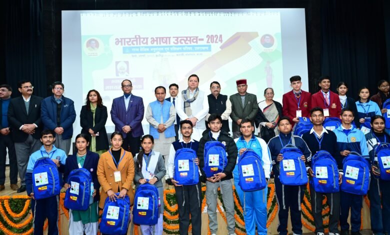 Bharat Darshan Yatra for meritorious students of Uttarakhand: Chief Minister sent off 157 students
