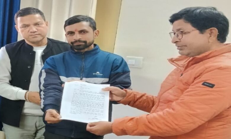 Village head Mukesh Das received special honor on Republic Day, Ghon Panchayat got national recognition