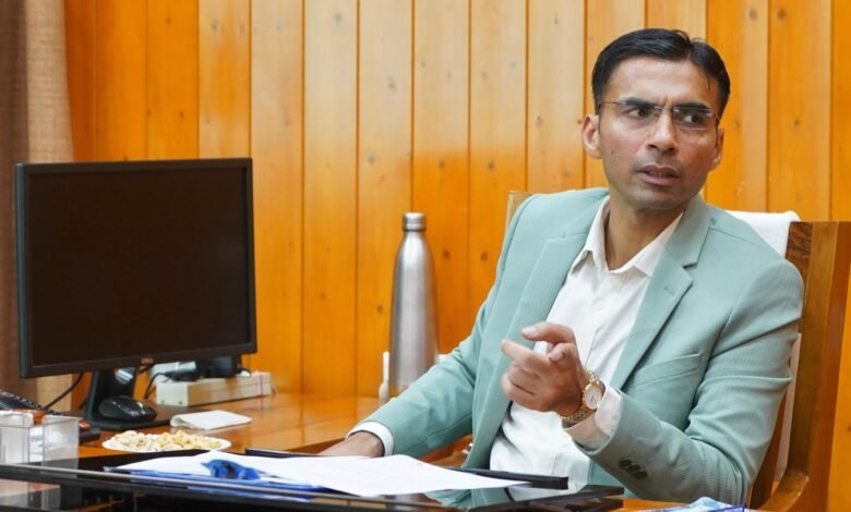 District government schools are becoming smart under DM's ambitious Utkarsh project