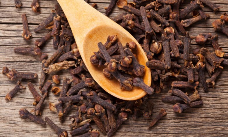 Clove: Small spice, big benefits! Know its countless health benefits