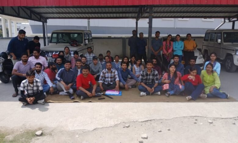 D.El.Ed trainees went out to gherao the residence of the Education Minister