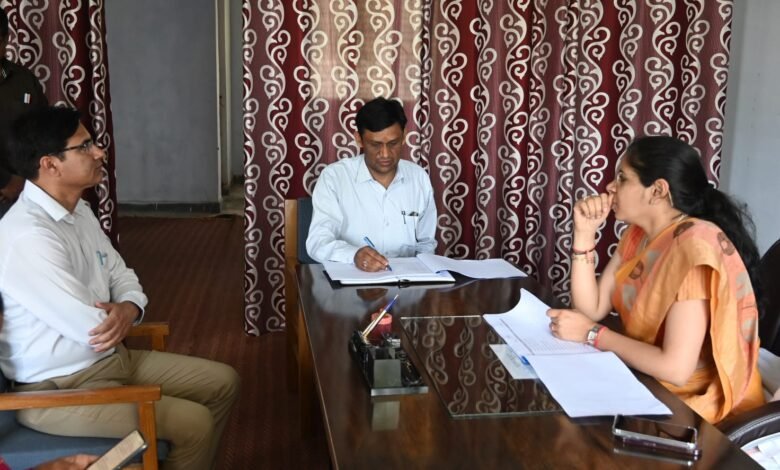 Tehri District Magistrate conducted public hearing and inspection in Jakhnidhar, expressed displeasure over non-availability of telemedicine facility