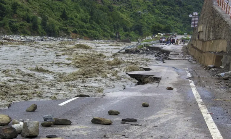 Situation worsened due to rain in Tehri, many routes closed due to landslide, more heavy rain expected in next 48 hours