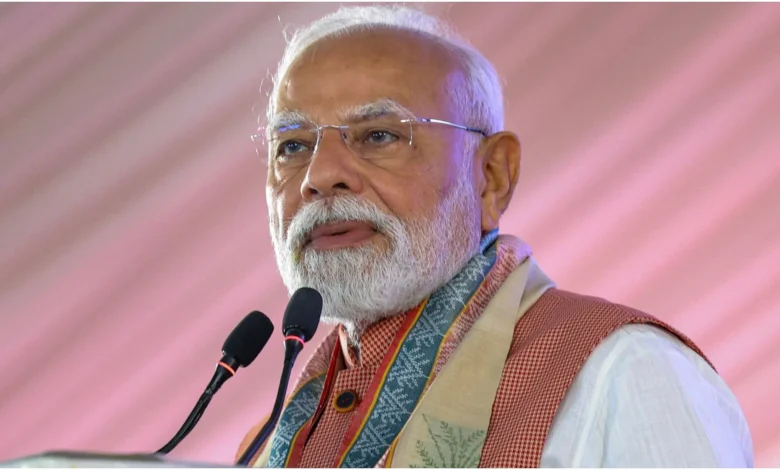 PM Modi explains how the poor, traders and farmers will get direct benefits