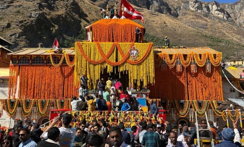 Diwali celebrations in Char Dham, Kedarnath decorated with 12 quintals of flowers, Kubera-Lakshmi puja to be held in Badrinath