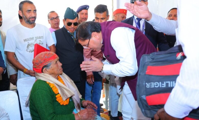 Martyrs' Remembrance Ceremony in Pauri: CM Dhami inaugurated schemes worth Rs 102 crore, honored brave families