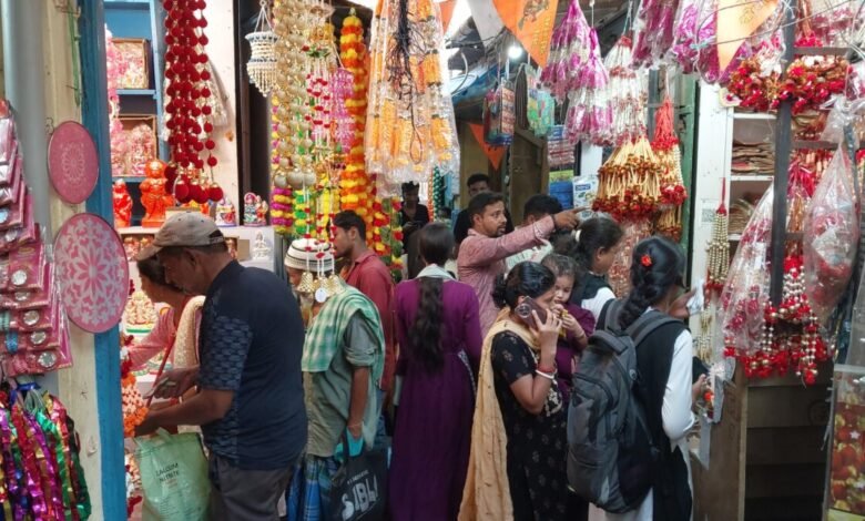 Dhanteras saw bumper shopping across the country, with turnover of ₹1 lakh crore, gold, silver and car sales breaking all records.