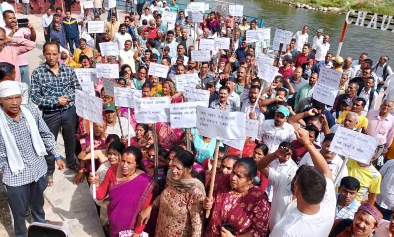 Fast unto death continued for the fifth day in Chaukhutia, public took out protest rally