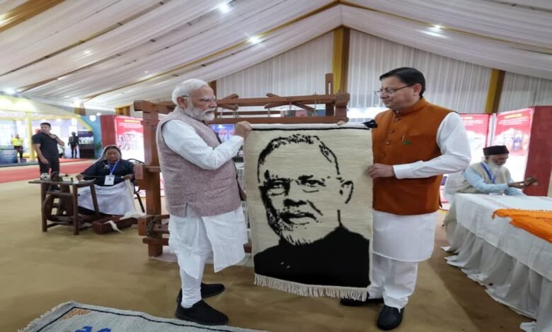 PM Modi received a grand welcome on Uttarakhand Foundation Day; CM Dhami said – ‘National sage Modi has lit the lamp of development in Devbhoomi (land of gods)’