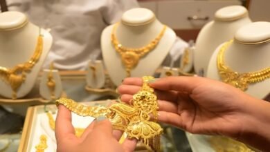 Gold loses its shine: Prices fall due to a stronger dollar and global factors.