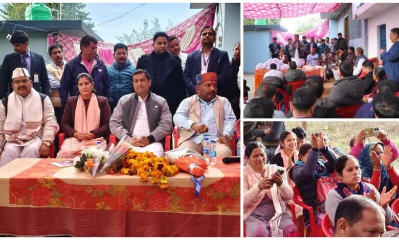 In a ghost village in Pauri, MP Anil Baluni interacted with migrant villagers and appealed for reverse migration.