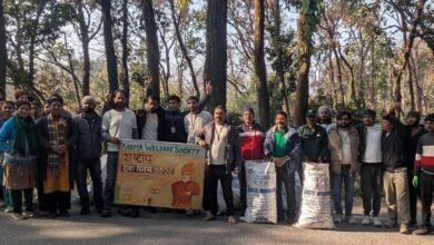On National Youth Day, a mega clean-up drive was organized in Dehradun, where young people set an example of cleanliness and environmental protection.