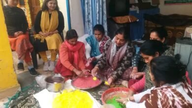 Women in Vikasnagar are busy with Holi preparations, weaving a new story of empowerment with herbal colors.