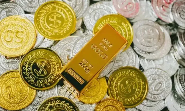 Gold and silver prices fall on dollar strength and profit booking, global tensions control the market.