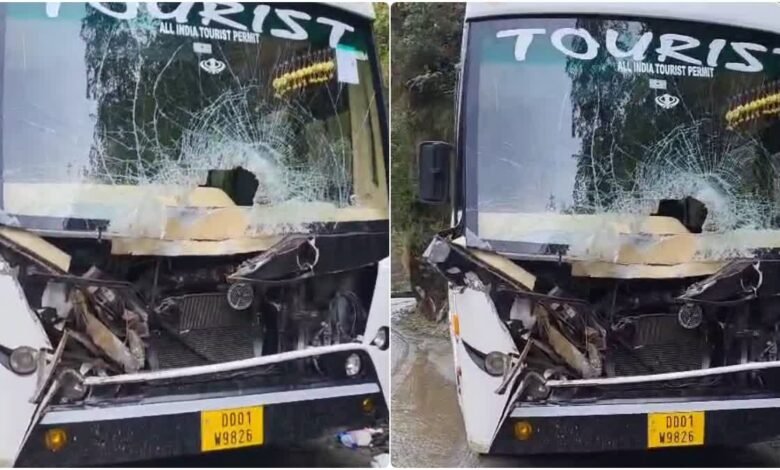 Yamunotri Bus Accident: Major Disaster Averted in Uttarkashi; Boulder Falls on Bus Near Hanuman Chatti—All Pilgrims Safe.