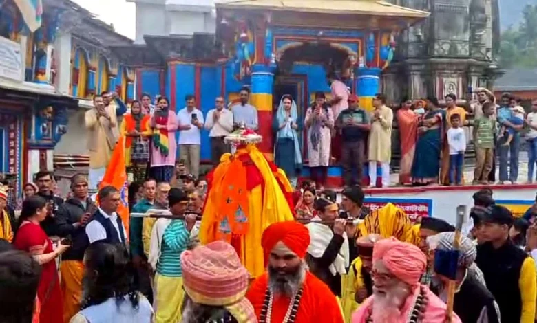 Madhyamaheshwar Temple Opening: Baba Madhyamaheshwar's Divine Palanquin Departs for Kailash; Temple Gates to Open on May 21.