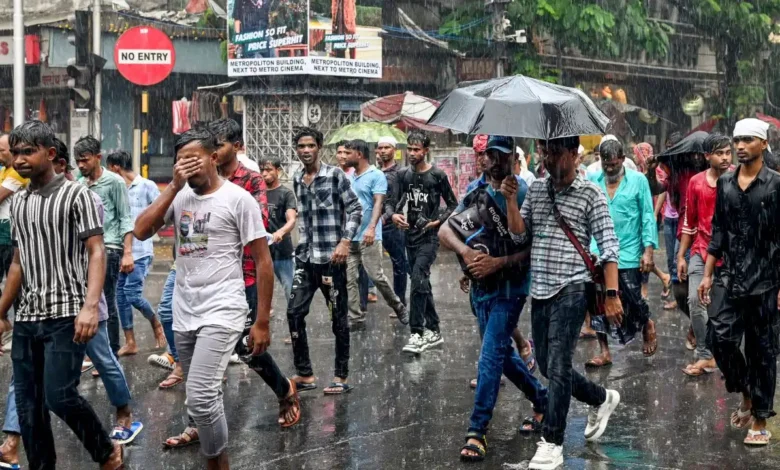 Uttarakhand Weather Alert: Orange alert for 6 districts, including Dehradun; Meteorological Department warns of hailstorms and squalls.