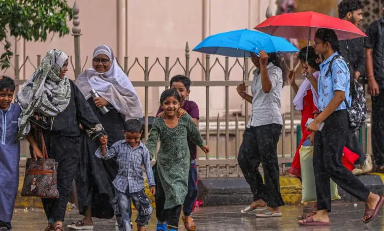 Weather Update: Heatwave alert for UP, heavy rain warning for 13 states; weather to change in several areas, including Delhi and Uttarakhand.