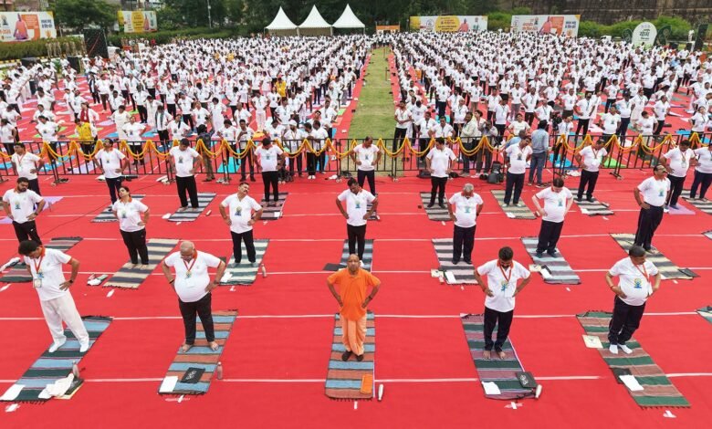 International Yoga Day 2026: Shilpa Shetty performed yoga with thousands of people in Gurugram; said there is no better remedy than Pranayama.