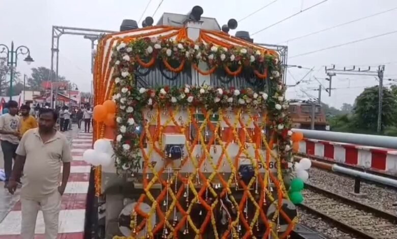 Ramnagar-Dehradun Express: Uttarakhand receives the gift of a new rail service; Railway Minister Ashwini Vaishnaw inaugurates it.