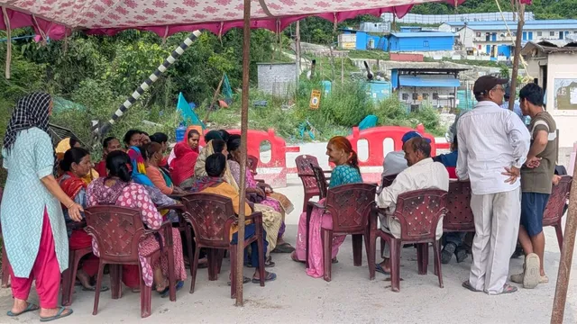 Rishikesh-Karnaprayag Rail Project: Agitation by villagers from three villages over compensation demands intensifies; demand for compliance with court orders.