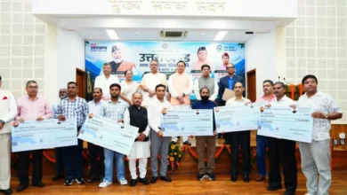 Uttarakhand Clean Mobility: Chief Minister Dhami flagged off 11 clean-fuel vehicles in Dehradun; six vehicle owners received a 50% subsidy.