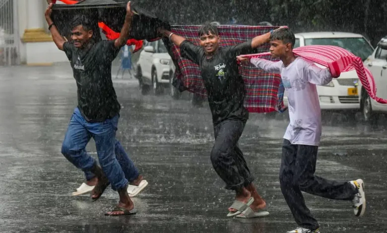 IMD Weather Updates: Heavy rain alert for 14 states, including Delhi, UP, and Bihar; flash flood risk rises in Uttarakhand.