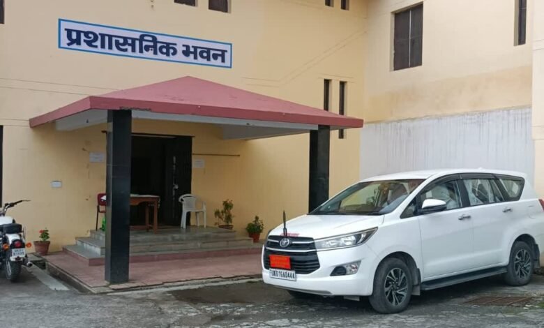 Almora News: Students shocked to find several incorrect answers in the B.Ed.-M.Ed. entrance exam answer key; candidates raise questions.