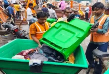 Haridwar Kanwar Mela: Clothes left behind by pilgrims will no longer end up in the trash; the 'Plastic Exchange' campaign will turn them into recycled cotton fiber.