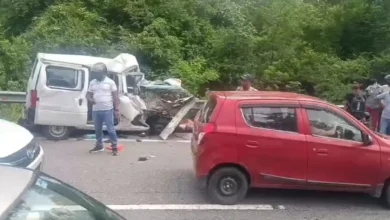 Dehradun News: Horrific accident on the Dehradun-Rishikesh highway; Eeco car mangled; 4 dead, 3 critically injured.