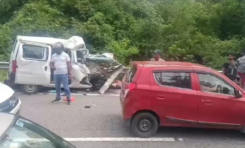 Dehradun News: Horrific accident on the Dehradun-Rishikesh highway; Eeco car mangled; 4 dead, 3 critically injured.