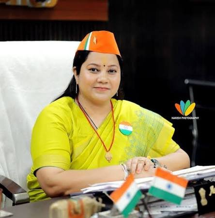Srinagar Mayor Aarti Bhandari returns to the BJP, joined by 10 councilors; a major shift in Uttarakhand politics.