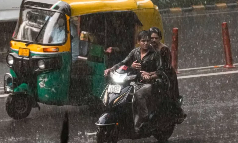 IMD Weather Forecast: Rain in Delhi until August 24; heavy rain alert from UP-Bihar to Karnataka; 'Yellow Alert' for Himachal and Uttarakhand!