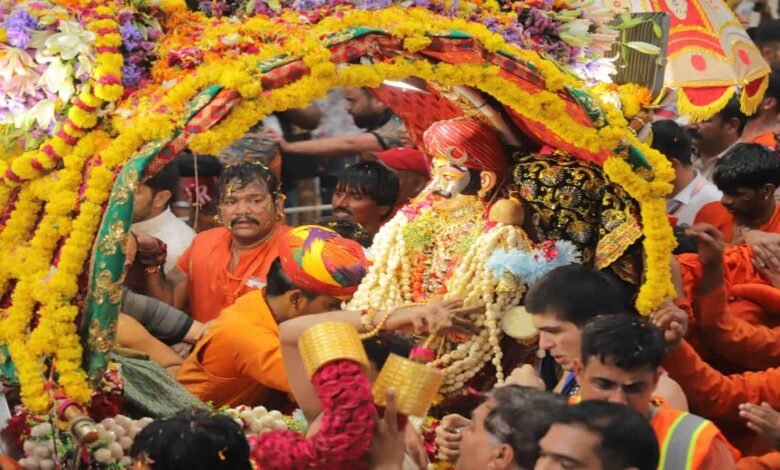 'Kailash Vadyam' echoed for the first time in Baba Mahakal's royal Mahasawari, the ride route became a grand faith corridor