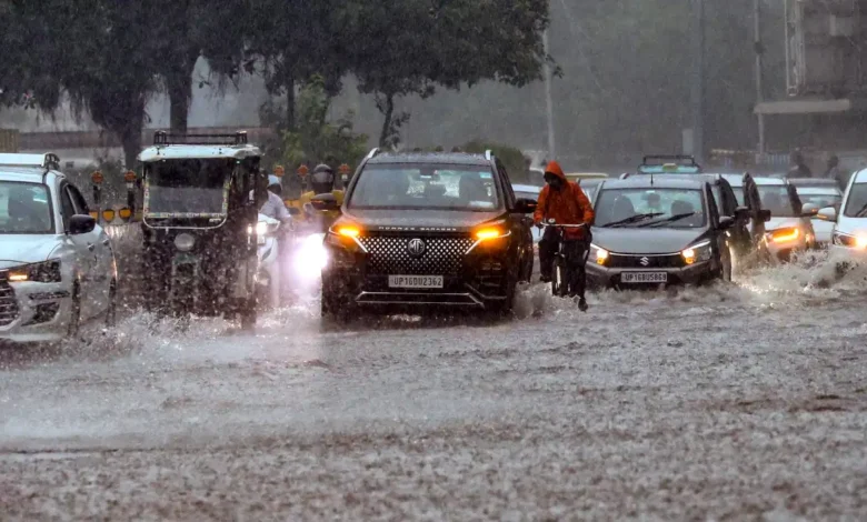 Today's Weather: Rain likely in Delhi; alerts issued from UP-Bihar to Punjab; check the weather forecast for Himachal and Uttarakhand!